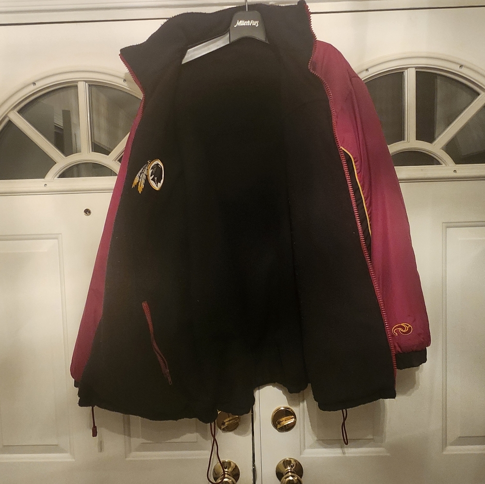 An authentic Washington Redskins jacket. - Picture 3 of 7